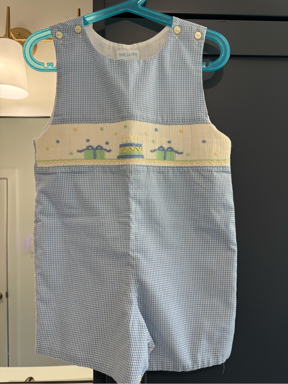 Vive la Fete Blue gingham dress with embroidered details. Size: 4 years #kidsfas